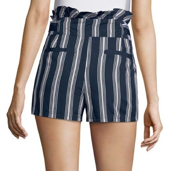 Walter Baker Sarafina Short W2688 - Picture 3 of 8